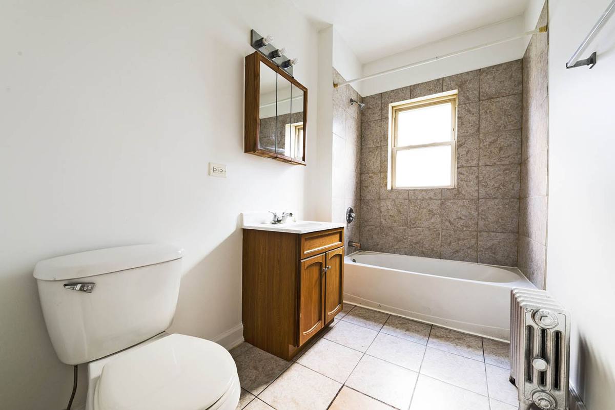 Apartment for rent at 7109-15 S Ridgeland Ave, Chicago, IL 60649
