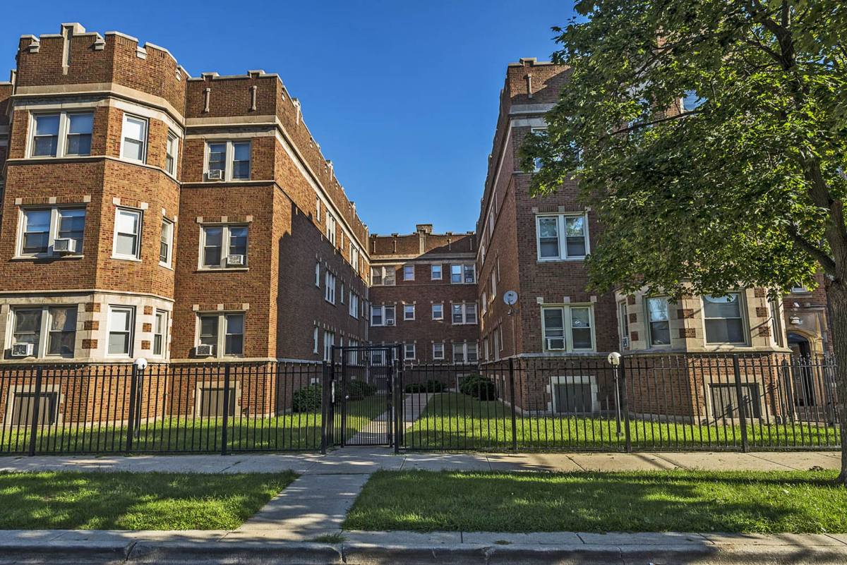 Apartment for rent at 7109-15 S Ridgeland Ave, Chicago, IL 60649