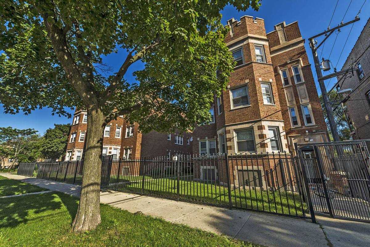 Apartment for rent at 7109-15 S Ridgeland Ave, Chicago, IL 60649
