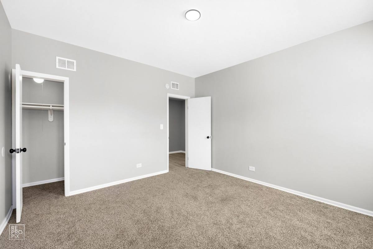 Apartment for rent at 5047 S St Lawrence Ave, Chicago, IL 60615