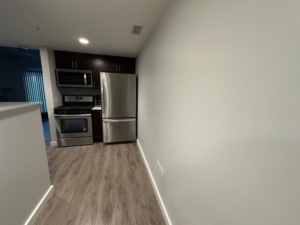 Apartment for rent at 1323 W Morse Ave, Chicago, IL 60626