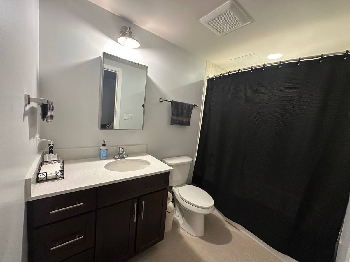 Apartment for rent at 1323 W Morse Ave, Chicago, IL 60626