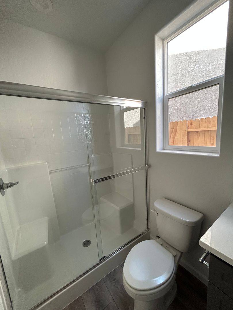 House for rent at 1021 W Payson, Visalia, CA 93291