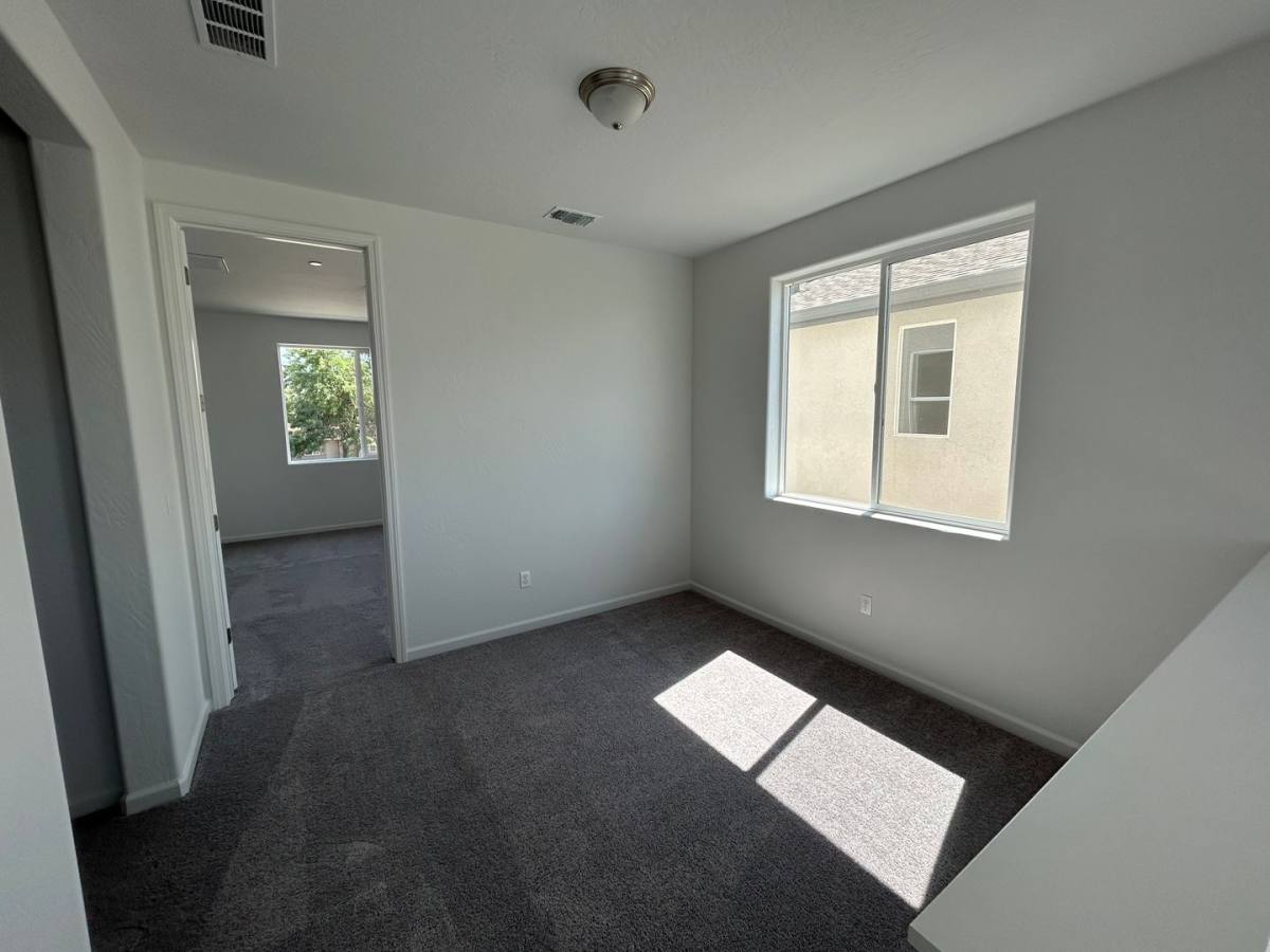House for rent at 1021 W Payson, Visalia, CA 93291