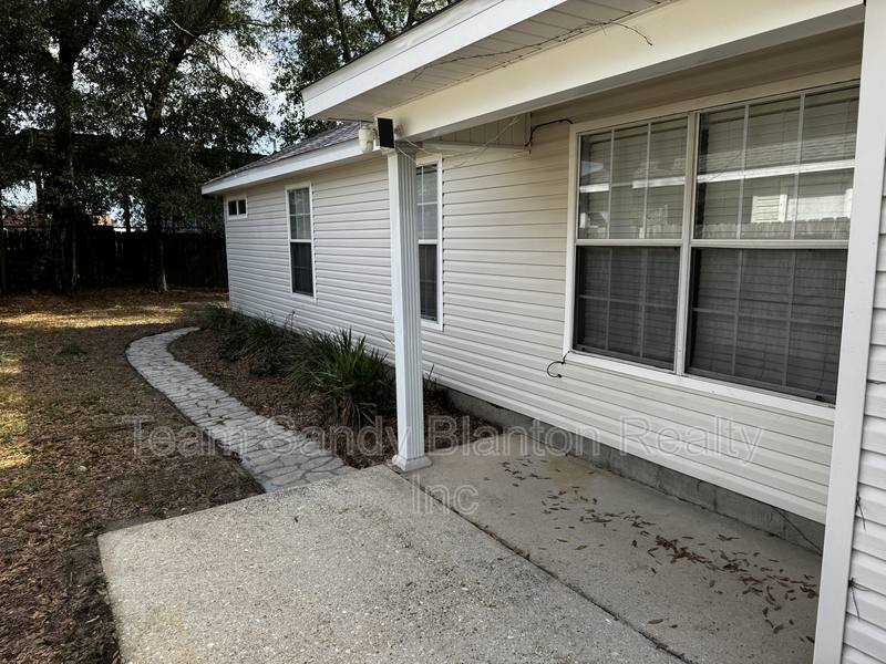 House for rent at 9184 Arand Dr, Pensacola, FL 32514