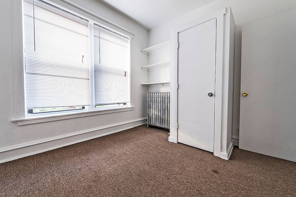 Apartment for rent at 221 E 60th St, Chicago, IL 60637