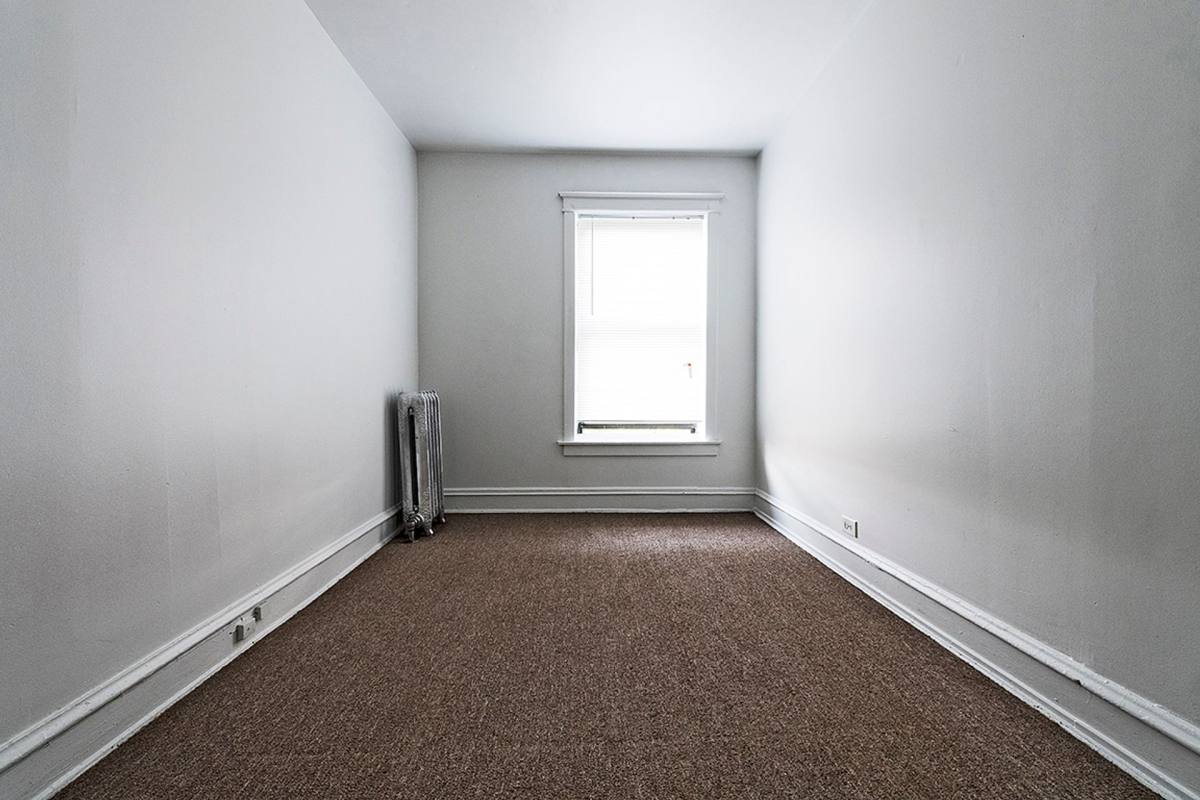 Apartment for rent at 221 E 60th St, Chicago, IL 60637