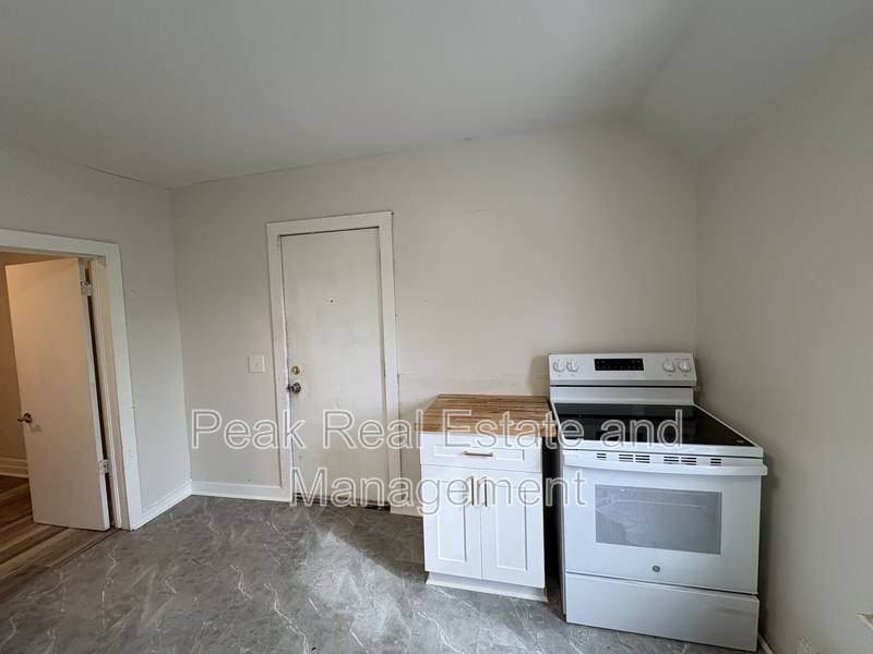Apartment for rent at 744 Oakland Ave SW, Grand Rapids, MI 49503