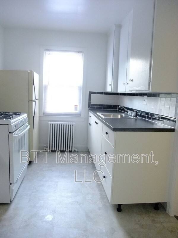 Apartment for rent at 8210 Greenwood Ave #3, Takoma Park, MD 20912