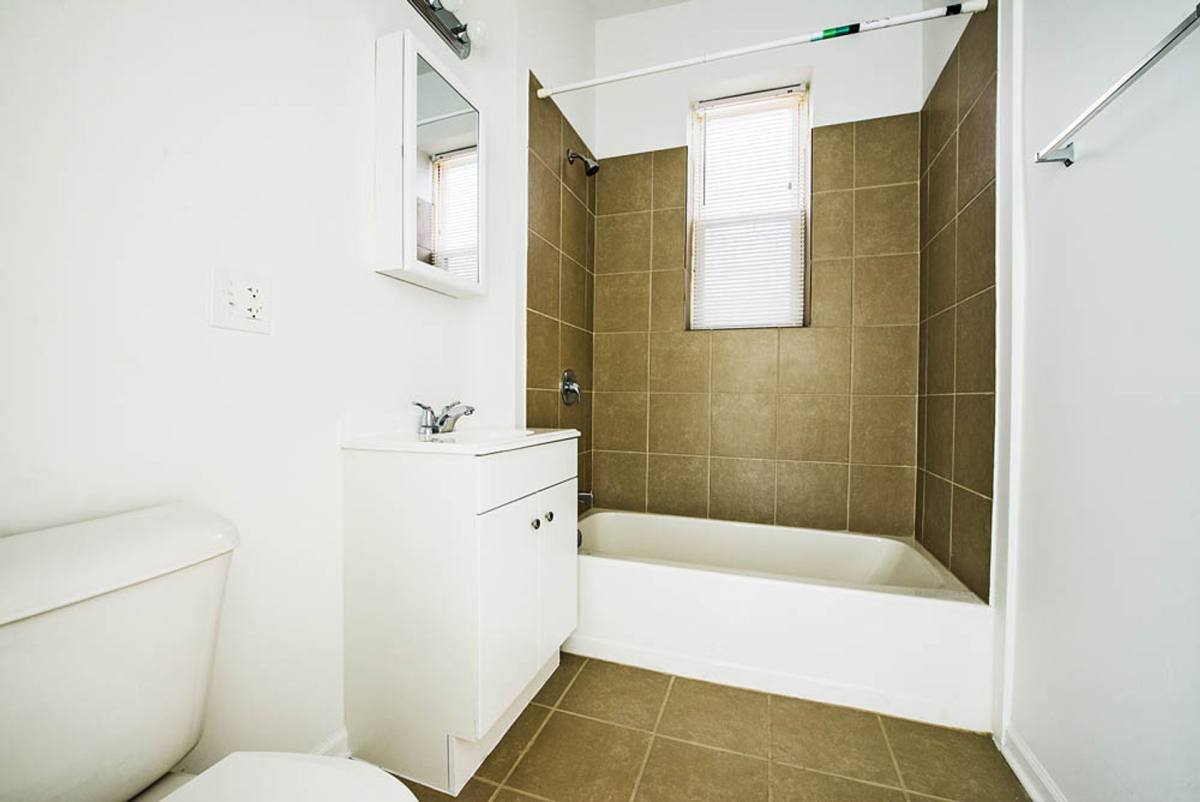 Apartment for rent at 3560-64 W Cermak Rd, Chicago, IL 60623