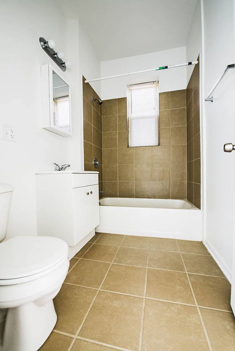 Apartment for rent at 3560-64 W Cermak Rd, Chicago, IL 60623