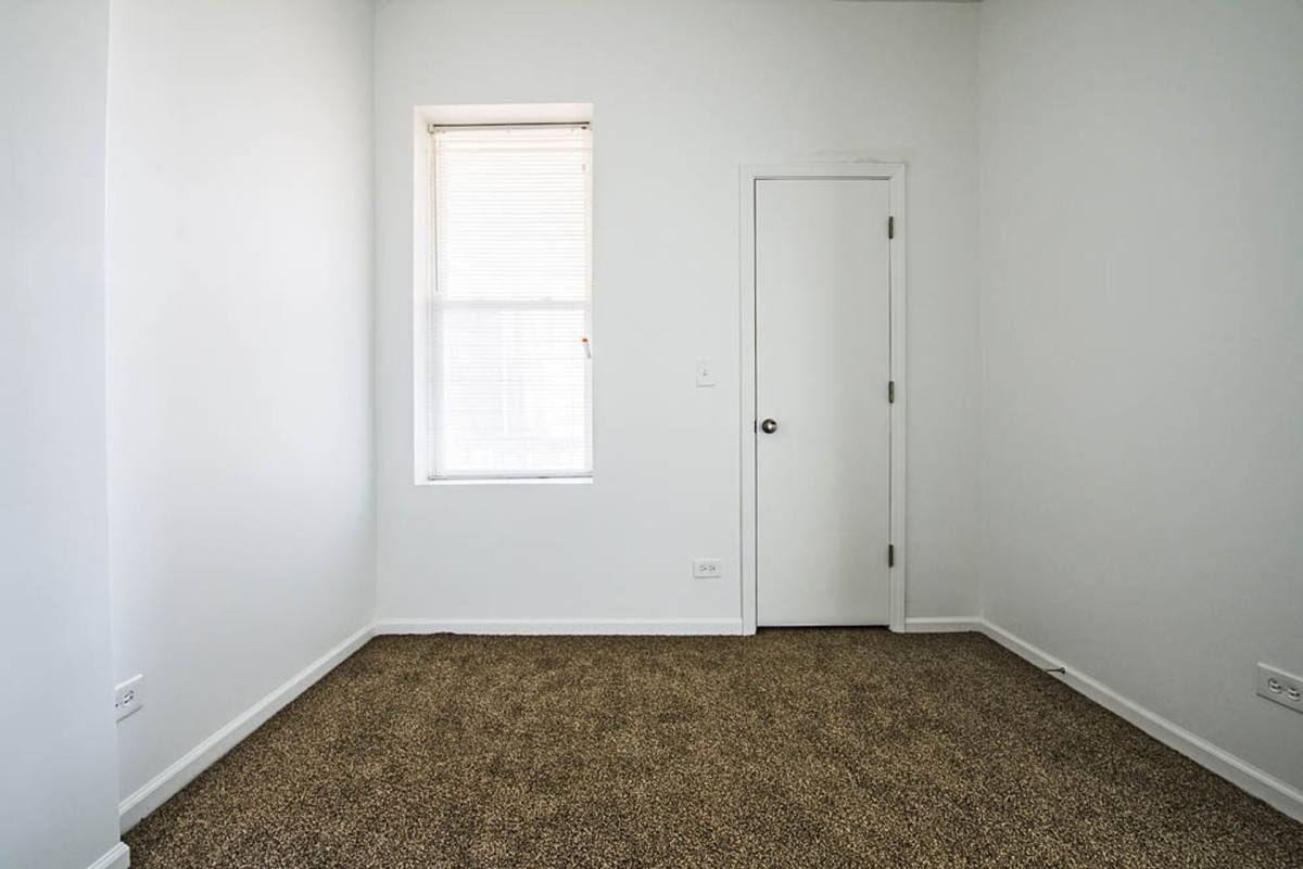 Apartment for rent at 3560-64 W Cermak Rd, Chicago, IL 60623