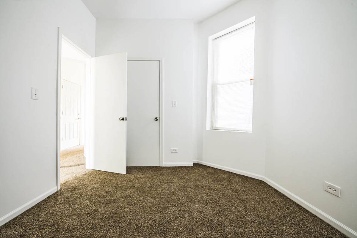 Apartment for rent at 3560-64 W Cermak Rd, Chicago, IL 60623