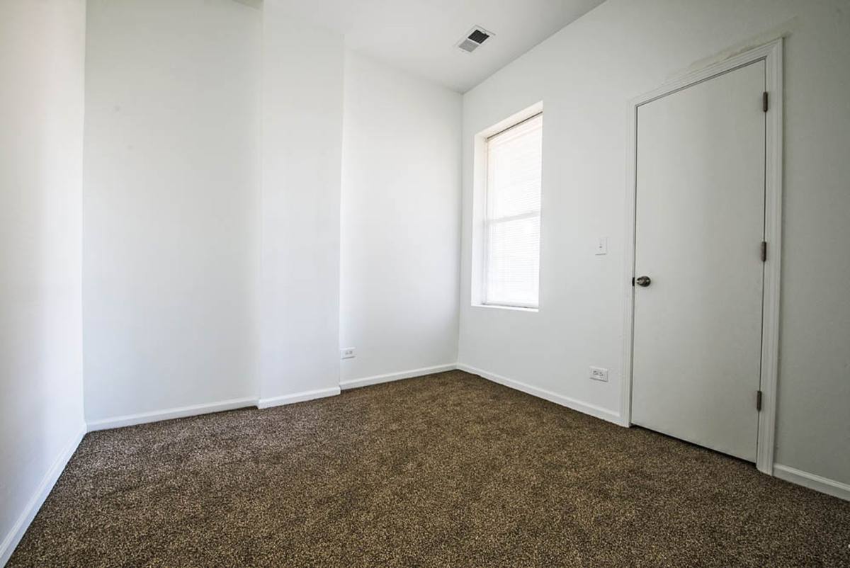 Apartment for rent at 3560-64 W Cermak Rd, Chicago, IL 60623