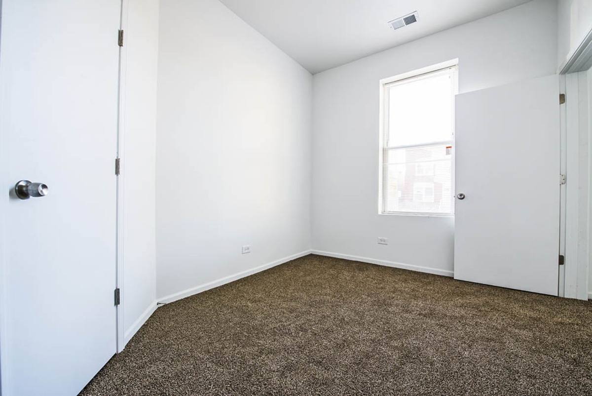 Apartment for rent at 3560-64 W Cermak Rd, Chicago, IL 60623