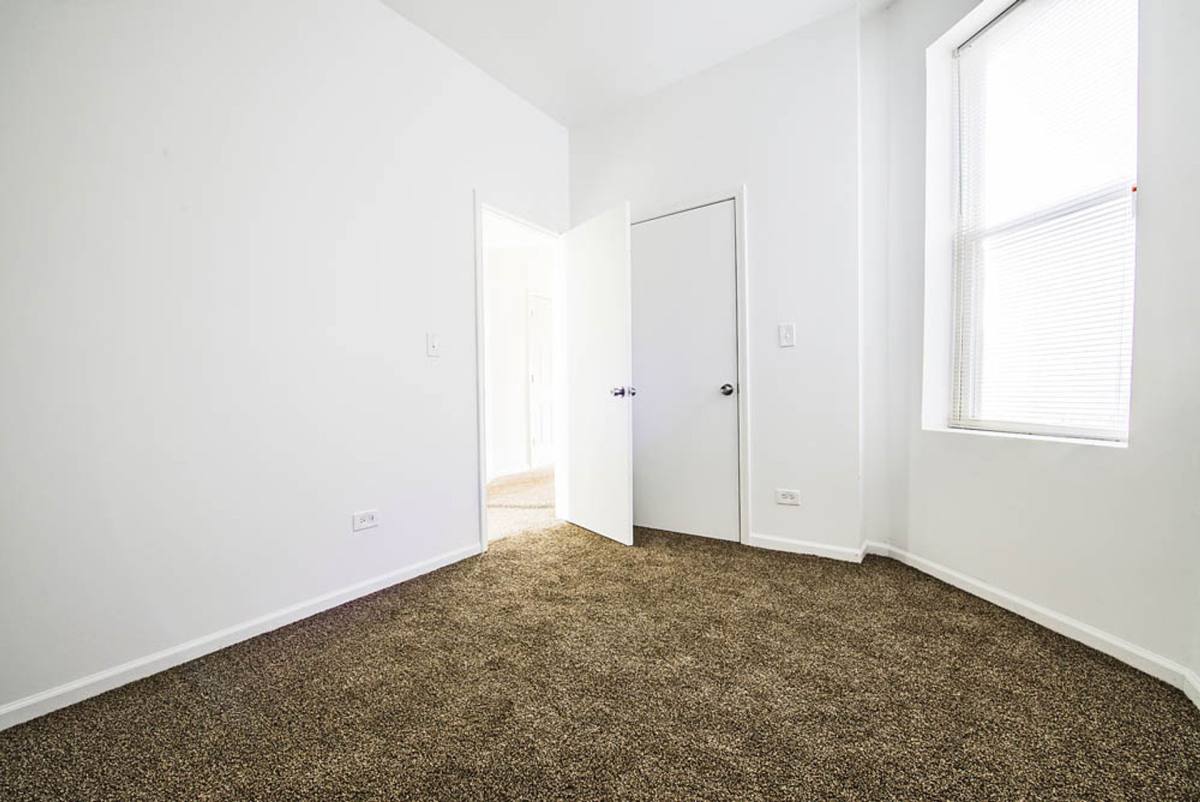 Apartment for rent at 3560-64 W Cermak Rd, Chicago, IL 60623