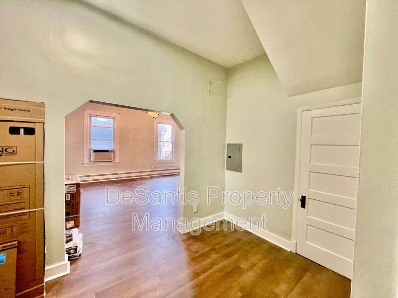 Apartment for rent at 425 Walnut St #2, Sewickley, PA 15143