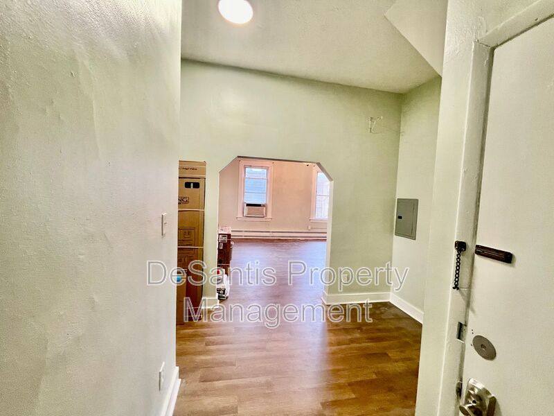 Apartment for rent at 425 Walnut St #2, Sewickley, PA 15143
