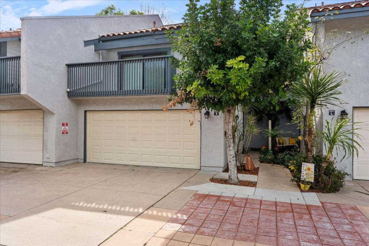 Townhouse for rent at 20651 Roscoe Blvd, Winnetka, CA 91306