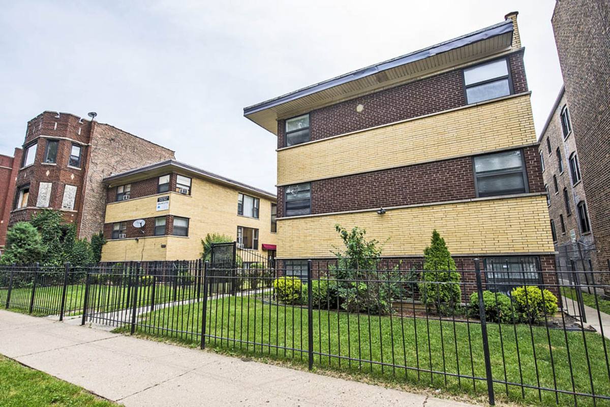 Apartment for rent at 8231-37 S Ellis Ave, Chicago, IL 60619