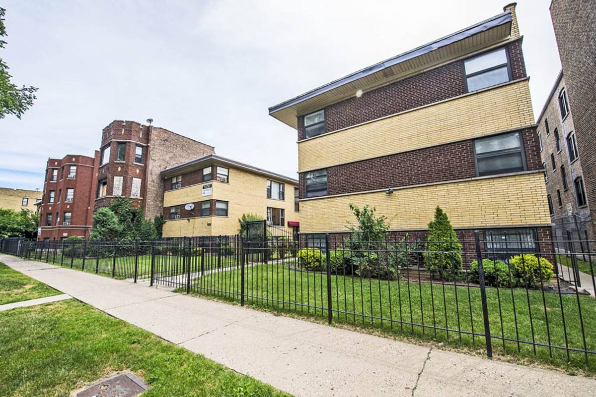 Apartment for rent at 8231-37 S Ellis Ave, Chicago, IL 60619