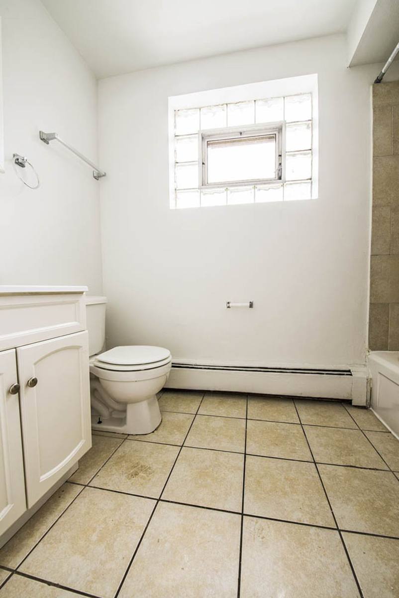 Apartment for rent at 8231-37 S Ellis Ave, Chicago, IL 60619