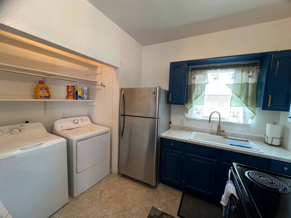 Townhouse for rent at 1221 Delaware St, San Antonio, TX 78210