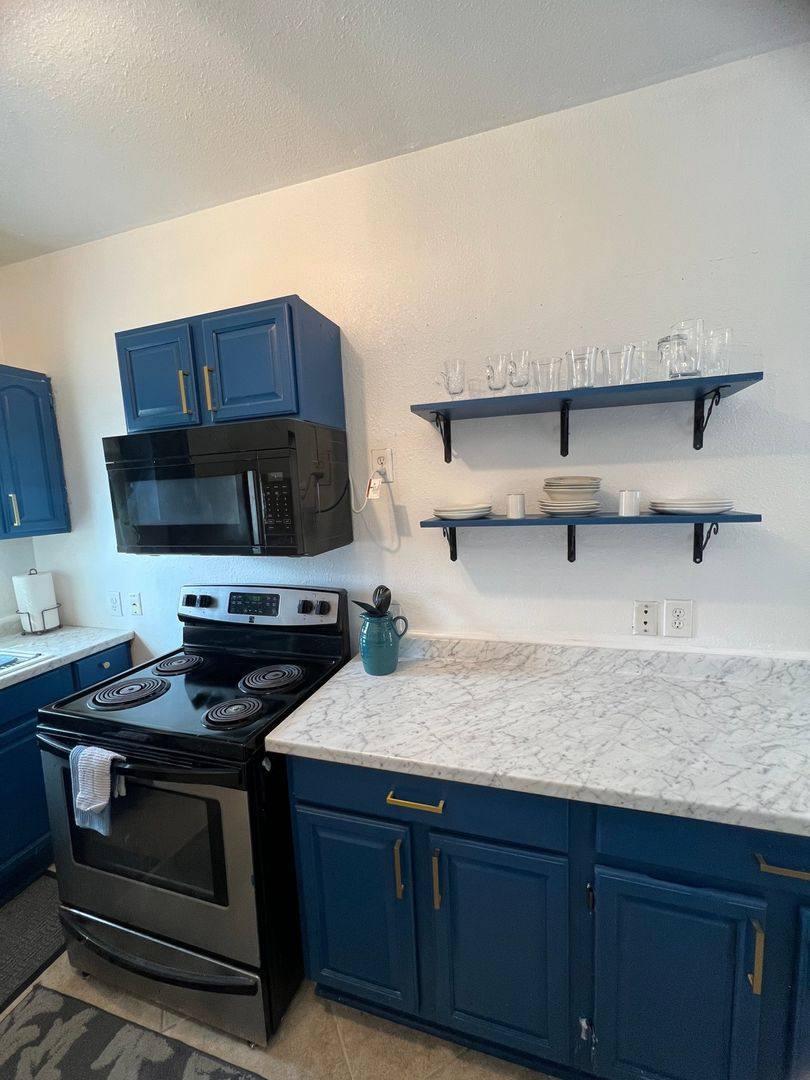 Townhouse for rent at 1221 Delaware St, San Antonio, TX 78210
