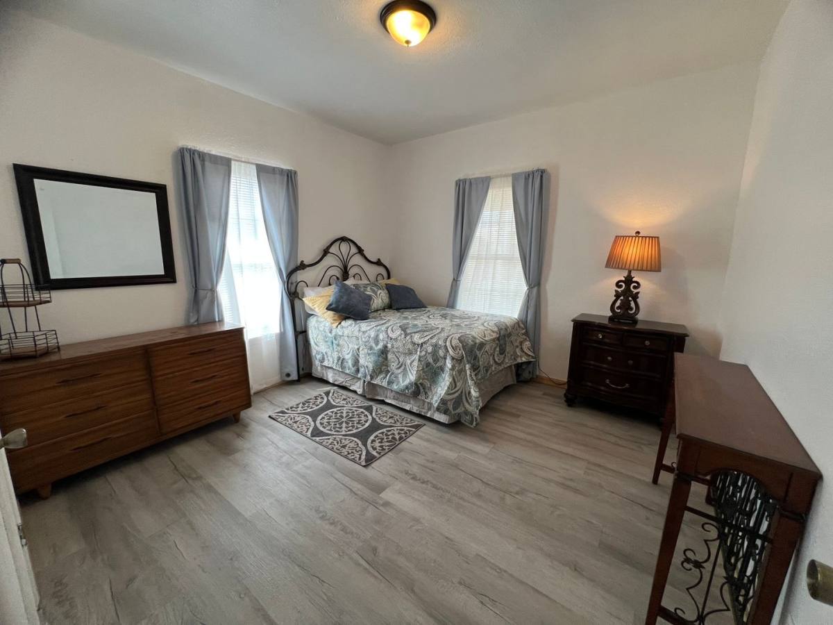 Townhouse for rent at 1221 Delaware St, San Antonio, TX 78210