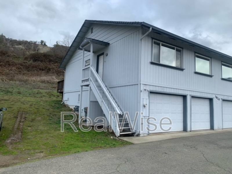 Apartment for rent at 1820 NE Foothill Blvd #B, Grants Pass, OR 97526