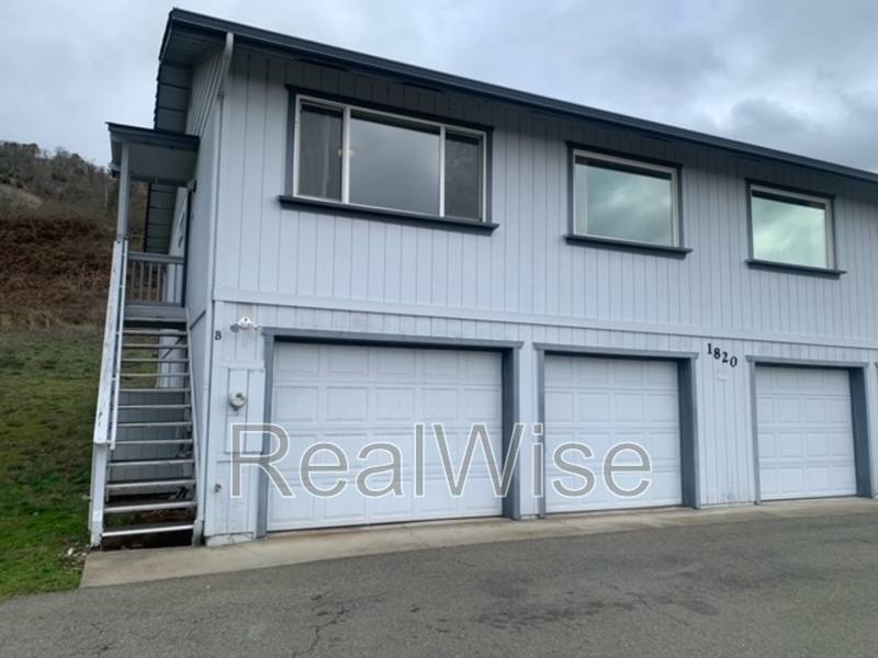 Apartment for rent at 1820 NE Foothill Blvd #B, Grants Pass, OR 97526