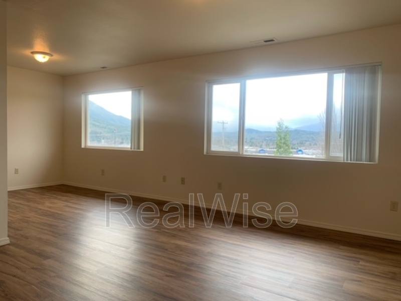 Apartment for rent at 1820 NE Foothill Blvd #B, Grants Pass, OR 97526