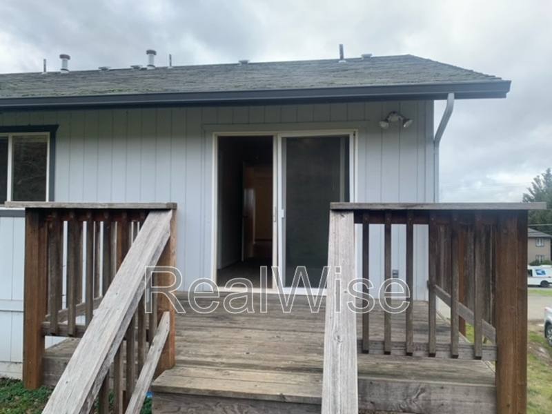 Apartment for rent at 1820 NE Foothill Blvd #B, Grants Pass, OR 97526