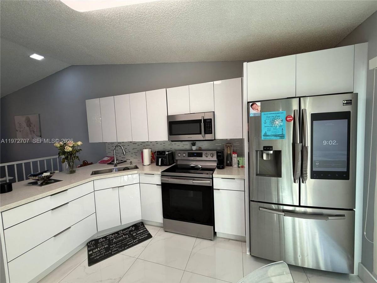 Condo for rent at 7738 W 34th Lane 15-201, Hialeah, FL 33018