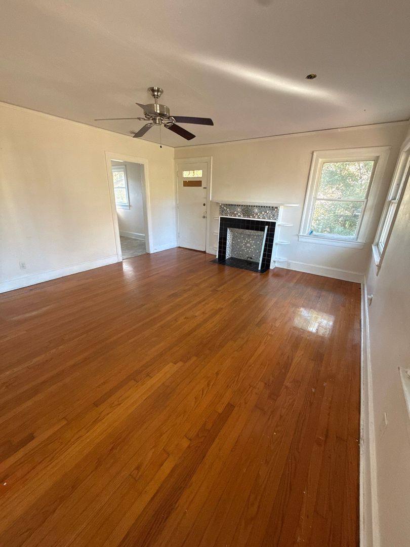 Apartment for rent at 507 E College Ave, Tallahassee, FL 32301