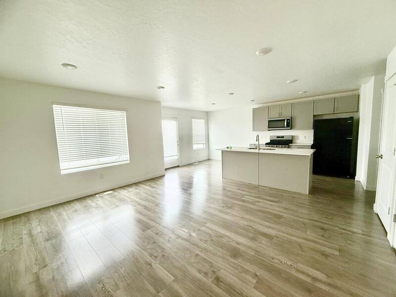Townhouse for rent at 8522 W Beckville Dr, Magna, UT 84044