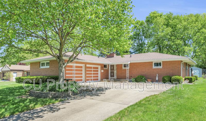 House for rent at 1702 Golfview Dr, Urbana, IL 61801