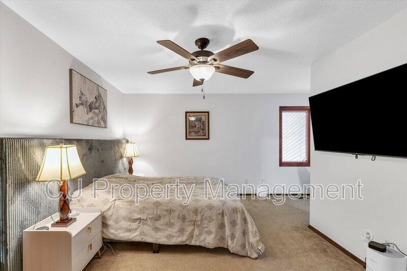 Condo for rent at 1 Lyndhurst Village Court, Savoy, IL 61874