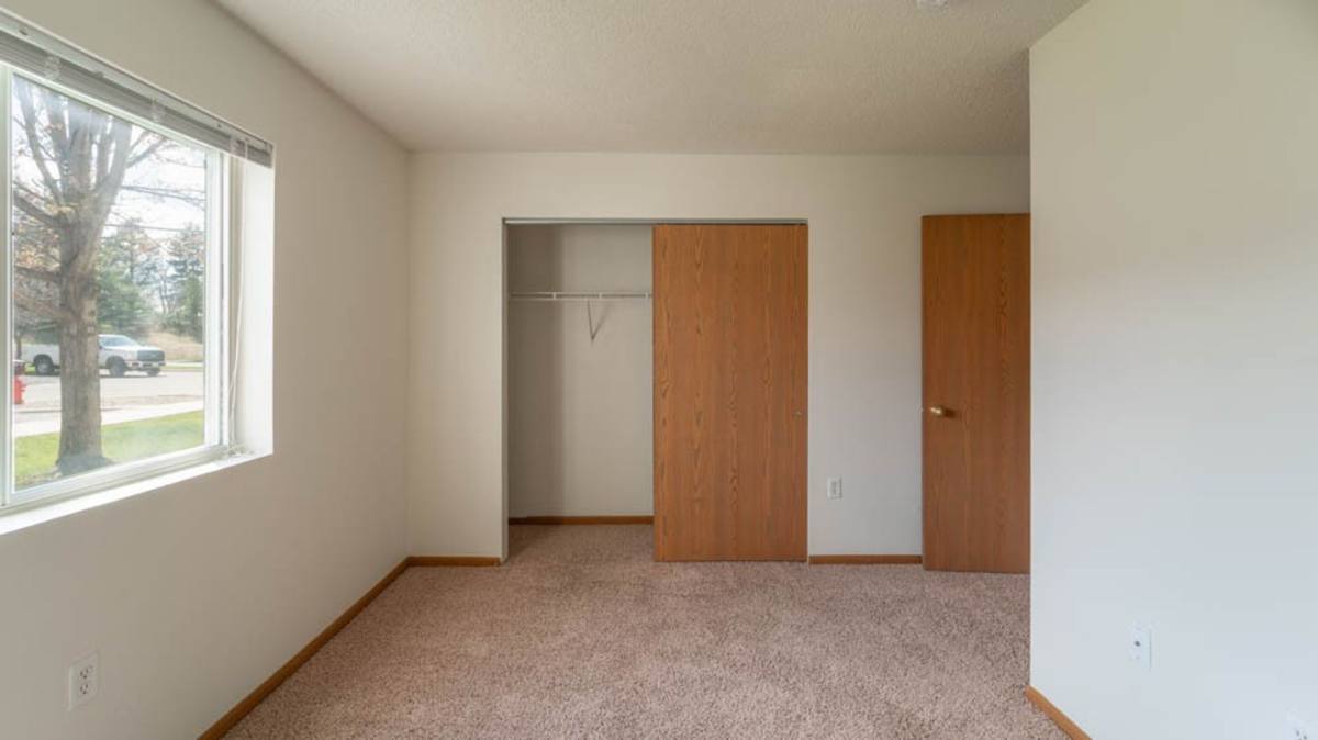 Apartment for rent at 3855 Pineview Place, Waterloo, IA 50701