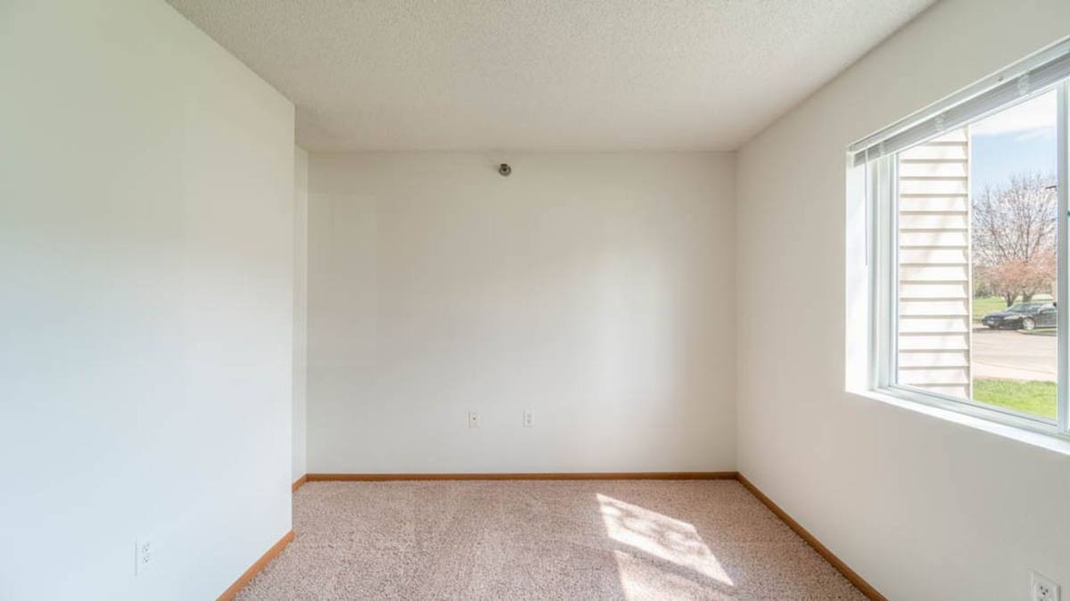 Apartment for rent at 3855 Pineview Place, Waterloo, IA 50701