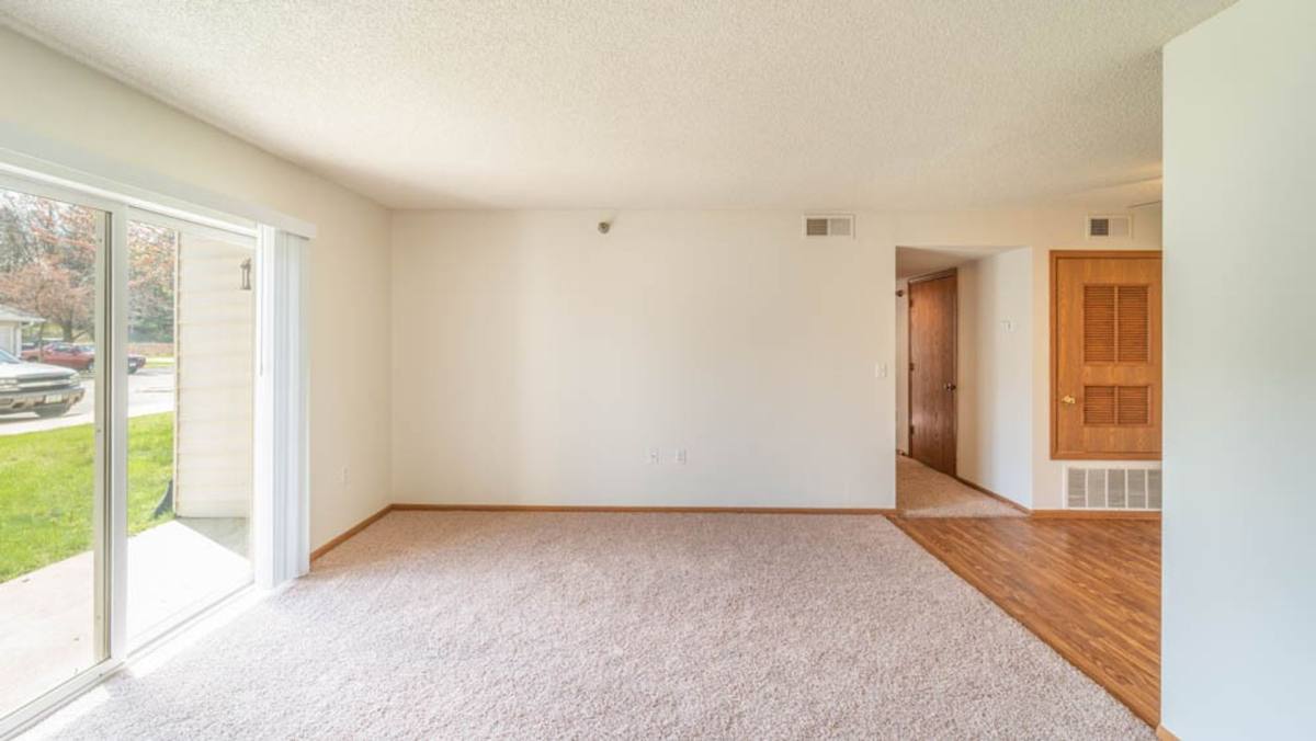 Apartment for rent at 3855 Pineview Place, Waterloo, IA 50701