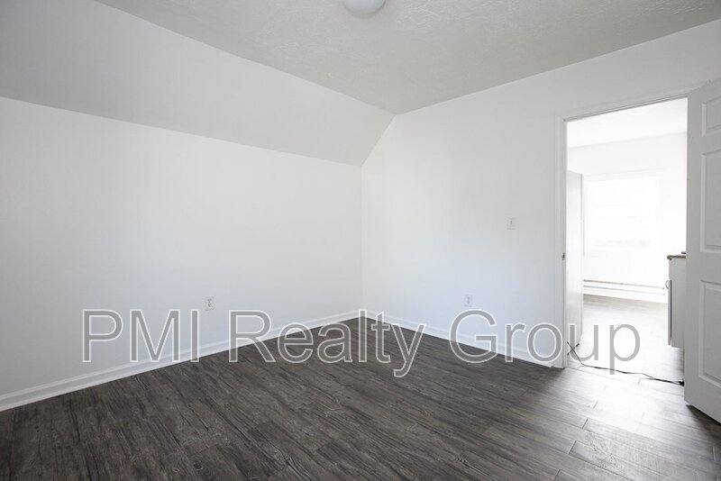 Apartment for rent at 116 Water St #UP, Elyria, OH 44035