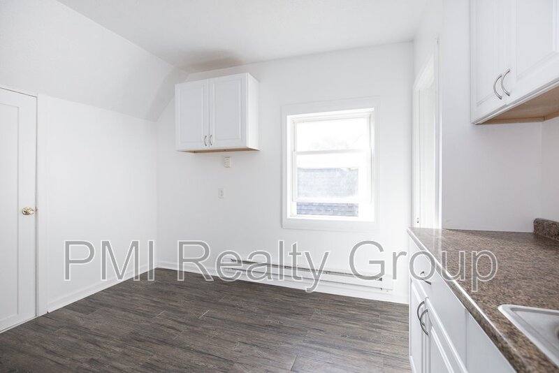 Apartment for rent at 116 Water St #UP, Elyria, OH 44035