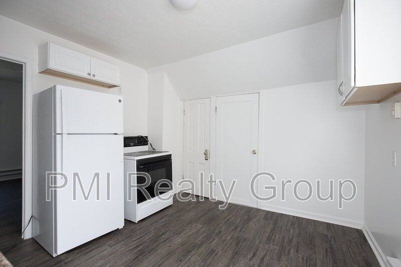 Apartment for rent at 116 Water St #UP, Elyria, OH 44035