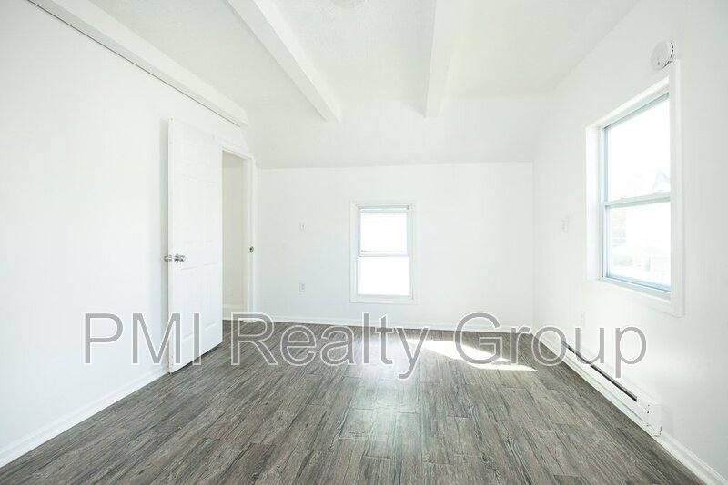 Apartment for rent at 116 Water St #UP, Elyria, OH 44035
