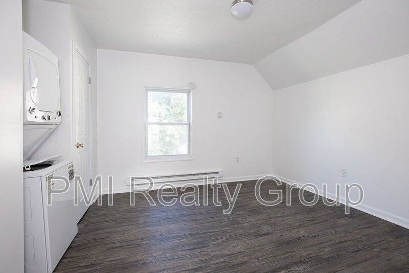 Apartment for rent at 116 Water St #UP, Elyria, OH 44035
