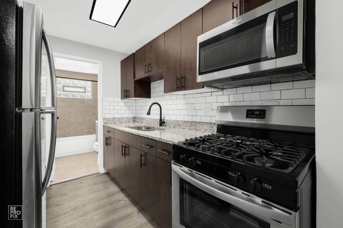 Apartment for rent at 7800 S Shore Dr, Chicago, IL 60649