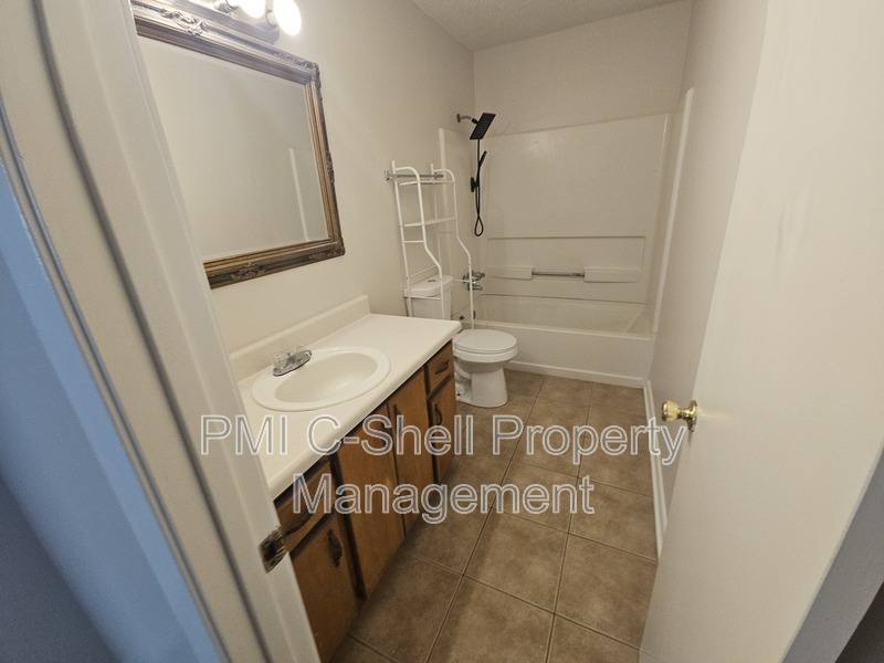 Condo for rent at 6 Clyde St, Pensacola, FL 32503