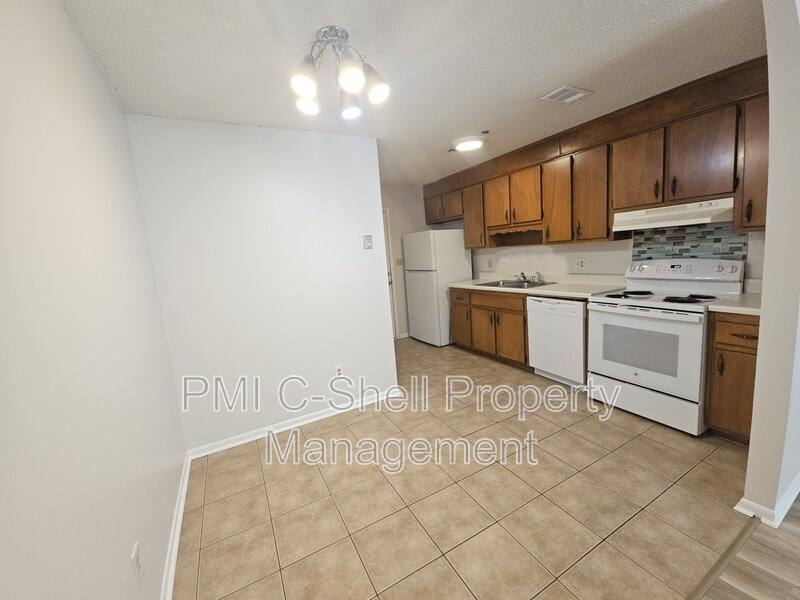 Condo for rent at 6 Clyde St, Pensacola, FL 32503