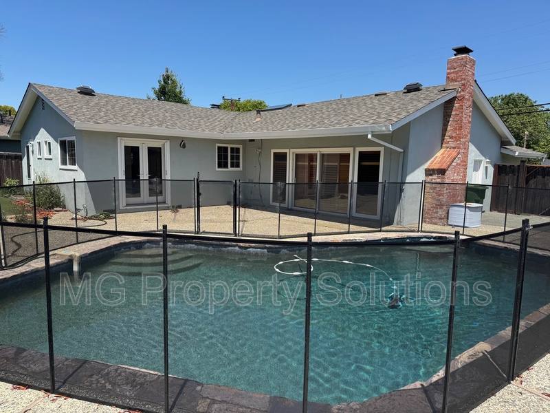 House for rent at 521 Rowland Blvd, Novato, CA 94947